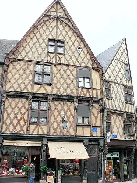 Foto von Haus des 15. Jahrhunderts - MOSSOT - © Creative Commons (https://creativecommons.org/licenses/by-sa/4.0/deed.fr)