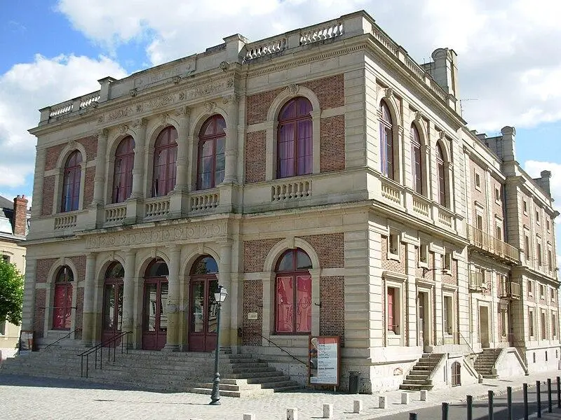 Foto de Teatro municipal - Elfix - © Creative Commons (https://creativecommons.org/licenses/by-sa/4.0/deed.fr)