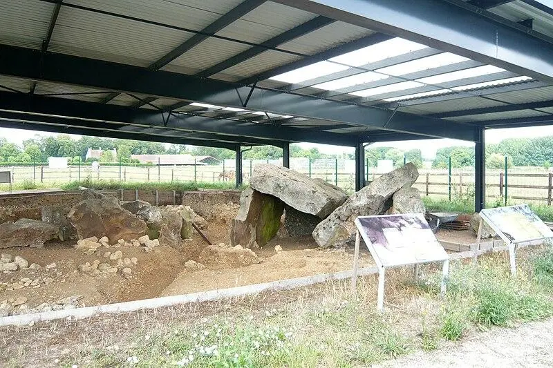 Foto de Menhir dice que el gol de Gargantua y los dolmen dicen la cuna - Le Passant - © Creative Commons (https://creativecommons.org/licenses/by-sa/4.0/deed.fr)