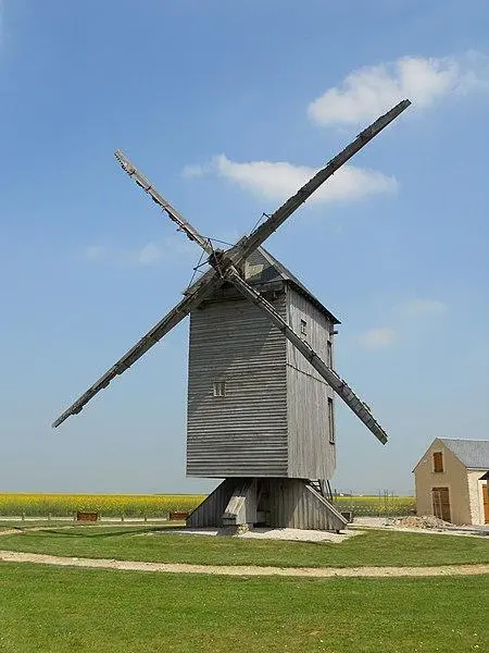 Foto von Windmühle - Thomas de Castilla - © Creative Commons (https://creativecommons.org/licenses/by-sa/4.0/deed.fr)