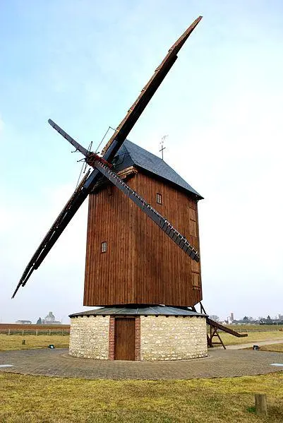 Foto von Windmühle sagte über das Paradies - Laurent Froumenty - © Creative Commons (https://creativecommons.org/licenses/by-sa/4.0/deed.fr)