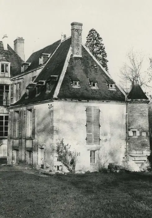 Foto di Castello - POP Plateforme Ouverte du Patrimoine / Base Mérimée - © Ministère de la Culture (France), Médiathèque du patrimoine et de la photographie, tous droits réservés