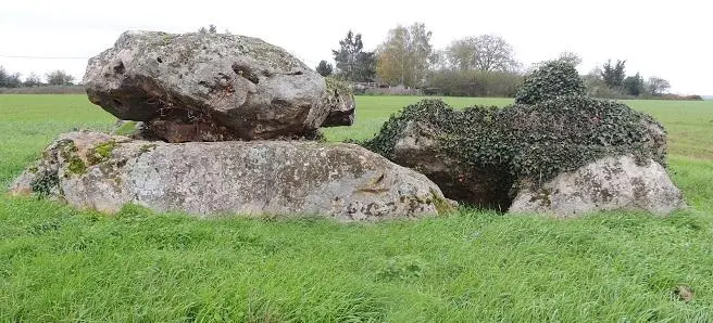 Foto von Dolmen und Cromlech von Stein - SYGREF - © Creative Commons (https://creativecommons.org/licenses/by-sa/4.0/deed.fr)