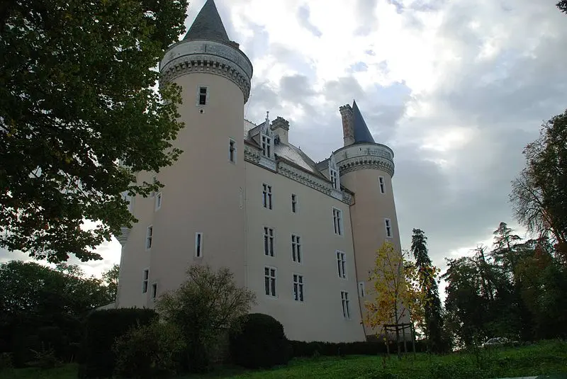 Picture of Castle and dependencies - Liu Zuo Jiao y Juan Fabio - © Creative Commons (https://creativecommons.org/licenses/by-sa/4.0/deed.fr)