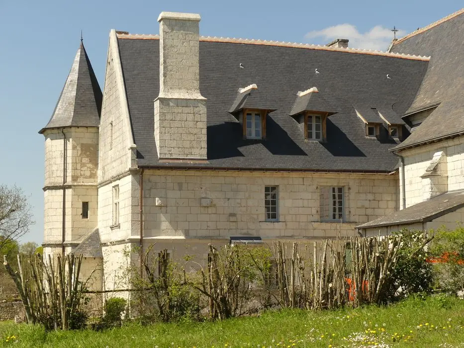 Foto von Wohnhaus (ehemaliges Presbyterium) - POP Plateforme Ouverte du Patrimoine / Base Mérimée - © Ministère de la Culture (France), Conservation des antiquités et des objets d’art d'Indre-et-Loire - Tous droits réservés