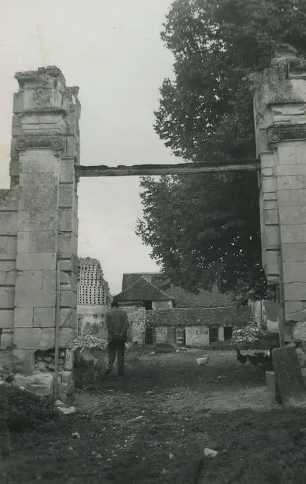 Picture of Château de la Grillière - POP Plateforme Ouverte du Patrimoine / Base Mérimée - © Ministère de la Culture (France), Médiathèque du patrimoine et de la photographie, tous droits réservés