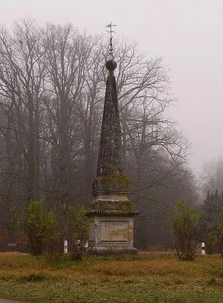 Picture of Genillé pyramid - ManuD - © Creative Commons (https://creativecommons.org/licenses/by-sa/4.0/deed.fr)