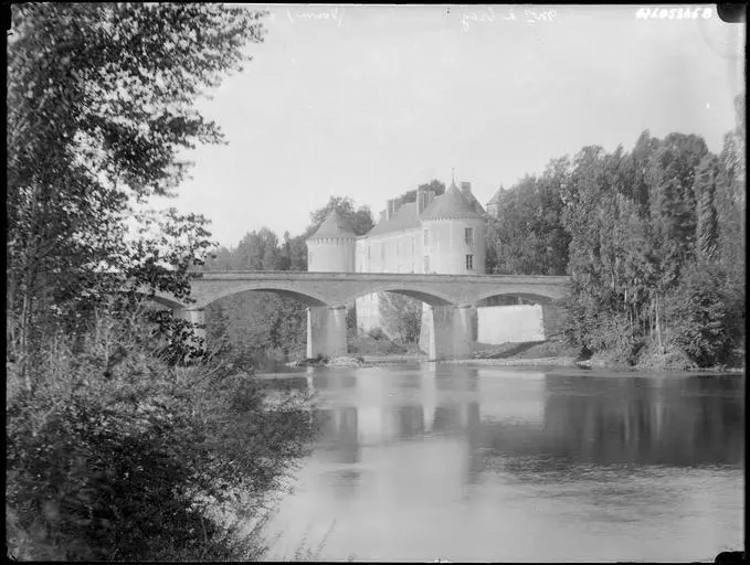 Foto de Castillo - POP Plateforme Ouverte du Patrimoine / Base Mérimée - © Ministère de la Culture (France), Médiathèque du patrimoine et de la photographie, diffusion GrandPalaisRmn Photo