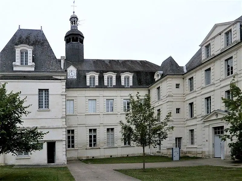 Picture of Hospital - Arcyon37 - © Creative Commons (https://creativecommons.org/licenses/by-sa/4.0/deed.fr)