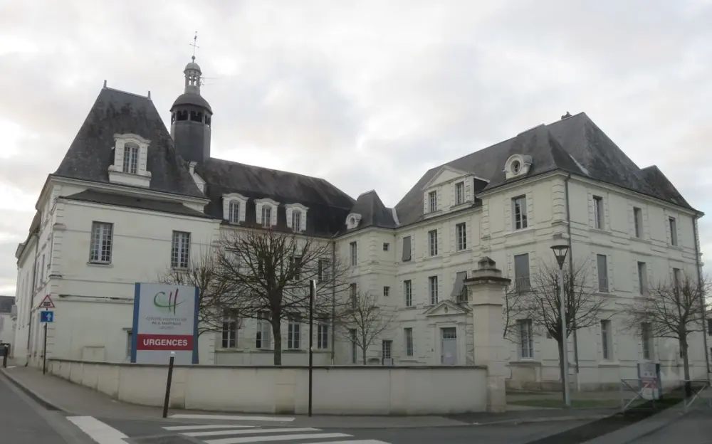 Picture of Hospital - POP Plateforme Ouverte du Patrimoine / Base Mérimée - © Ministère de la Culture (France), Conservation des antiquités et des objets d'art de l'Indre-et-Loire, tous droits réservés 