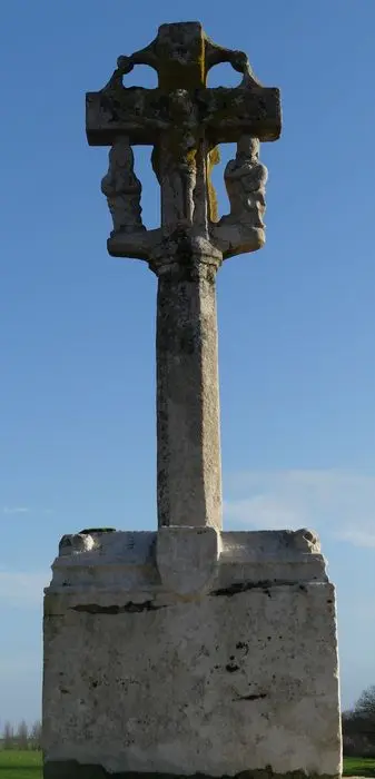 Picture of Cemetery cross - POP Plateforme Ouverte du Patrimoine / Base Mérimée - © Ministère de la Culture (France), Conservation des antiquités et des objets d’art d'Indre-et-Loire - Tous droits réservés