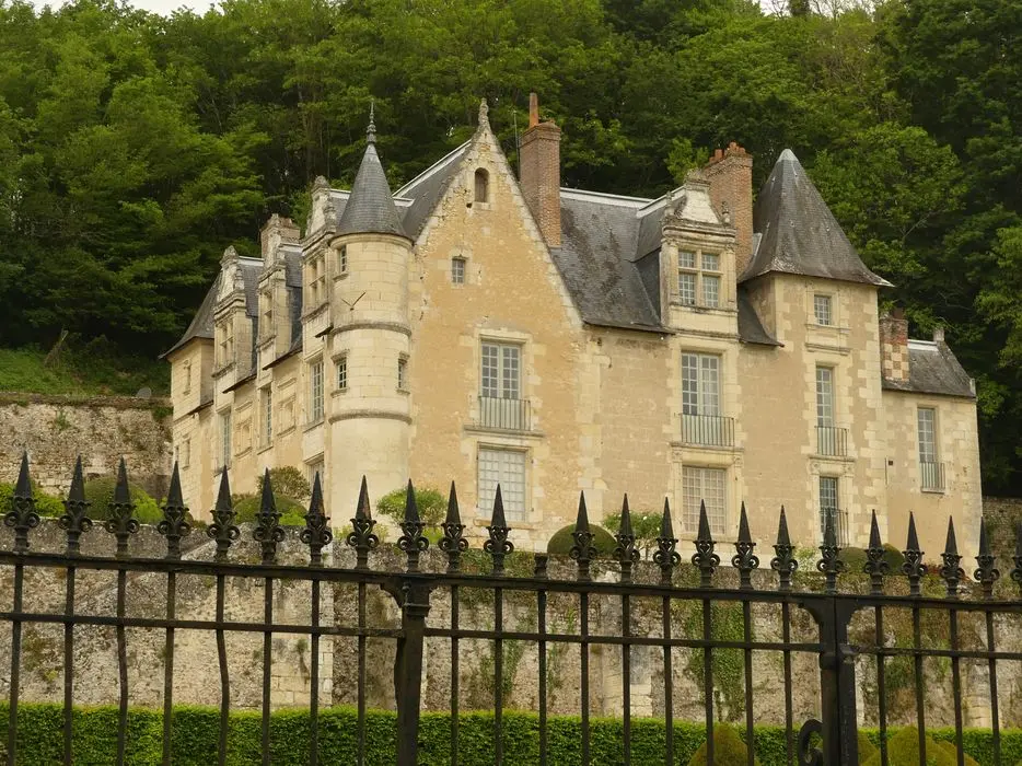 Picture of Coast Castle - POP Plateforme Ouverte du Patrimoine / Base Mérimée - © Ministère de la Culture (France), Conservation des antiquités et des objets d’art d'Indre-et-Loire - Tous droits réservés