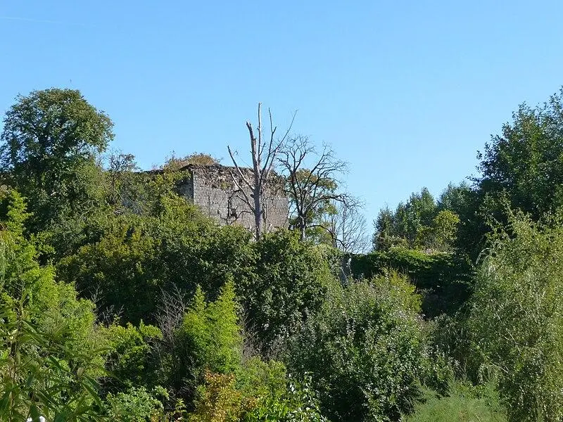 Foto de Restos del castillo - Yricordel - © Creative Commons (https://creativecommons.org/licenses/by-sa/4.0/deed.fr)