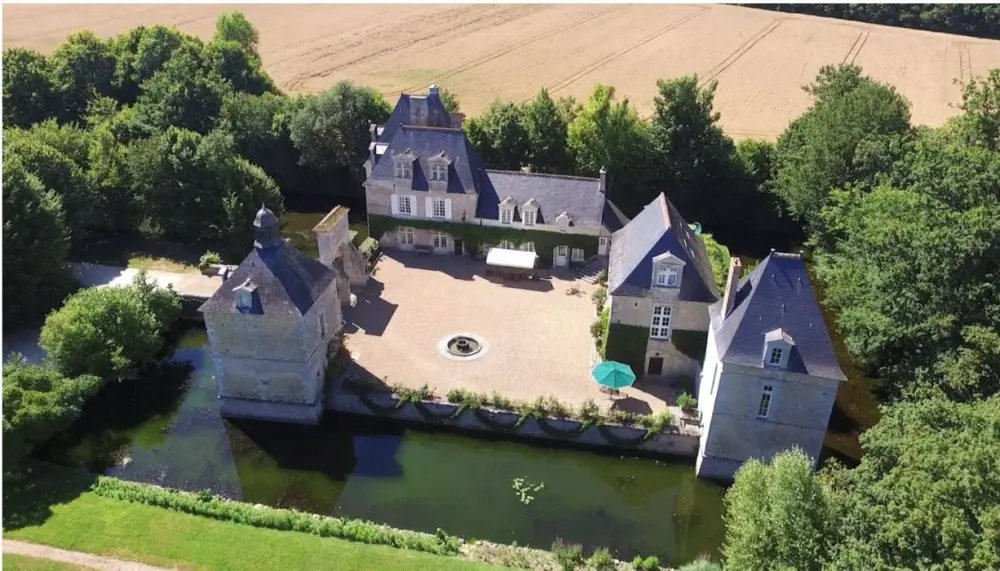 Foto de Restos del antiguo Château du Grand Launay - POP Plateforme Ouverte du Patrimoine / Base Mérimée - © Ministère de la Culture (France), Médiathèque du patrimoine et de la photographie, diffusion RMN-GP