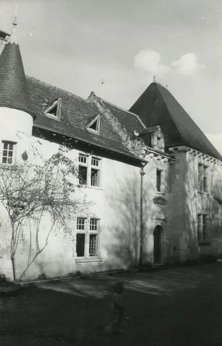 Foto di Castello di Frau - POP Plateforme Ouverte du Patrimoine / Base Mérimée - © Ministère de la Culture (France), Médiathèque du patrimoine et de la photographie, tous droits réservés