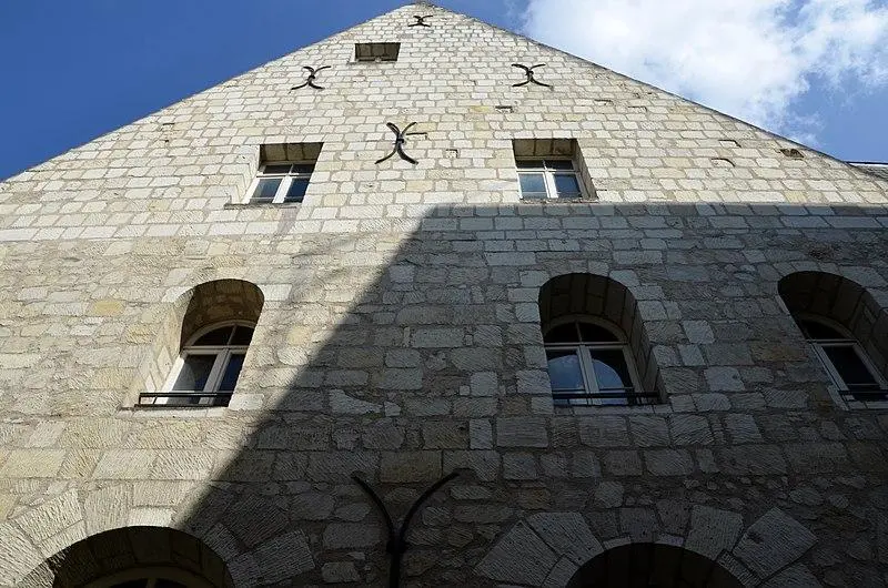 Foto de Ex capilla de Petit-Saint-Martin, actualmente Anexo a la Escuela de Bellas Artes en Tours - Pline - © Creative Commons (https://creativecommons.org/licenses/by-sa/4.0/deed.fr)