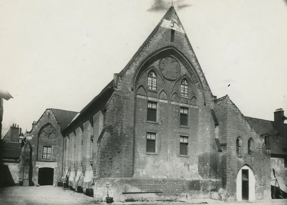 Picture of Former Saint-Denis church - POP Plateforme Ouverte du Patrimoine / Base Mérimée - © Ministère de la Culture (France), Médiathèque du patrimoine et de la photographie, tous droits réservés
