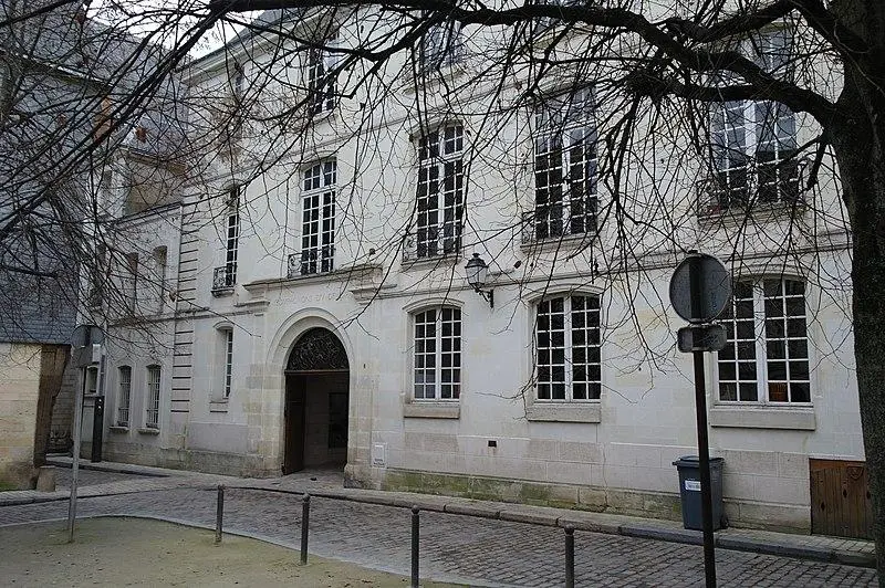 Picture of Hotel - Serge Martin - © Creative Commons (https://creativecommons.org/licenses/by-sa/4.0/deed.fr)