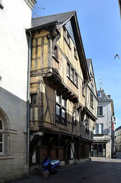 Picture of Building - Pline - © Creative Commons (https://creativecommons.org/licenses/by-sa/4.0/deed.fr)