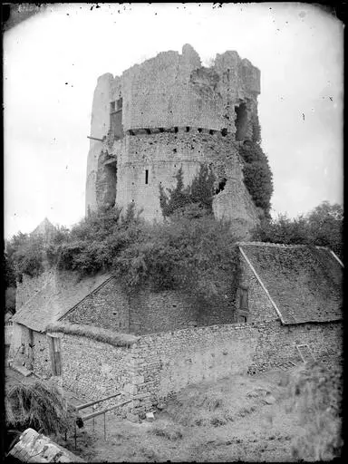Foto von Turm bleibt übrig - POP Plateforme Ouverte du Patrimoine / Base Mérimée - © Ministère de la Culture (France), Médiathèque du patrimoine et de la photographie, diffusion GrandPalaisRmn Photo