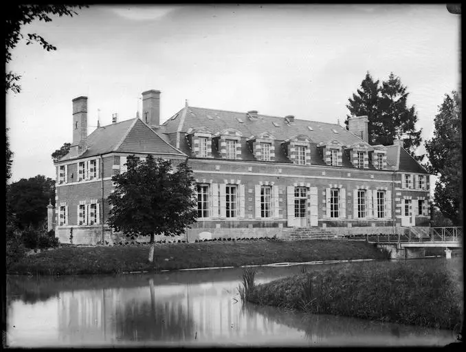 Foto von Schloss von Villedard - POP Plateforme Ouverte du Patrimoine / Base Mérimée - © Ministère de la Culture (France), Médiathèque du patrimoine et de la photographie, diffusion GrandPalaisRmn Photo