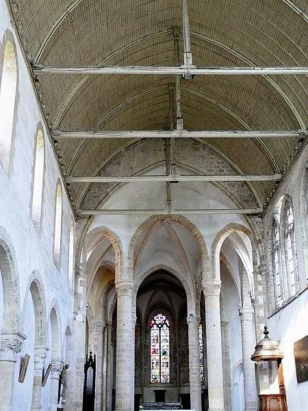 Foto von Saint-Pierre Abbey Church - MOSSOT - © Creative Commons (https://creativecommons.org/licenses/by-sa/4.0/deed.fr)