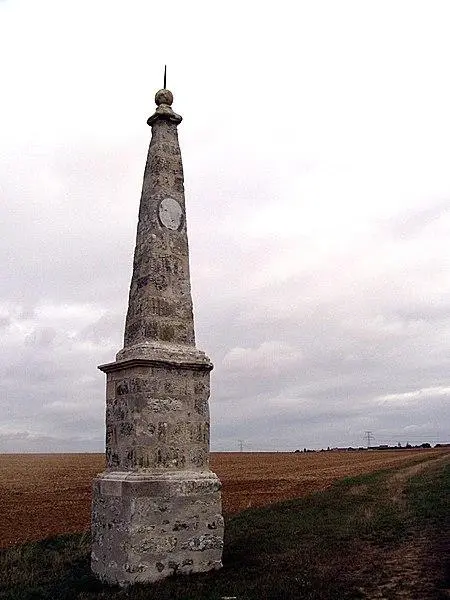 Foto von Astronomischer Obelisken, so genannt Meridian - L’auteur n’a pas pu être identifié automatiquement - © Creative Commons (https://creativecommons.org/licenses/by-sa/4.0/deed.fr)