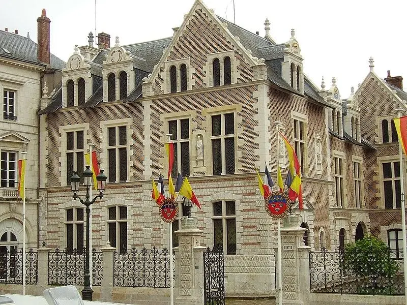 Foto de Groslot Hotel, actualmente Ayuntamiento - Kamel15 - © Creative Commons (https://creativecommons.org/licenses/by-sa/4.0/deed.fr)