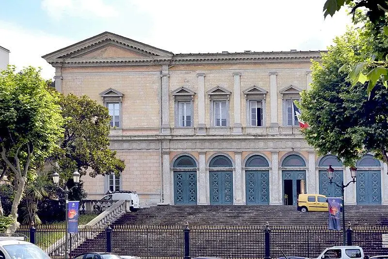 Foto di Tribunale - Pierre Bona - © Creative Commons (https://creativecommons.org/licenses/by-sa/4.0/deed.fr)