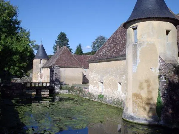 Picture of Château de la Fontaine-du-Houx - Jesus Gonzalez - © Creative Commons (https://creativecommons.org/licenses/by-sa/4.0/deed.fr)
