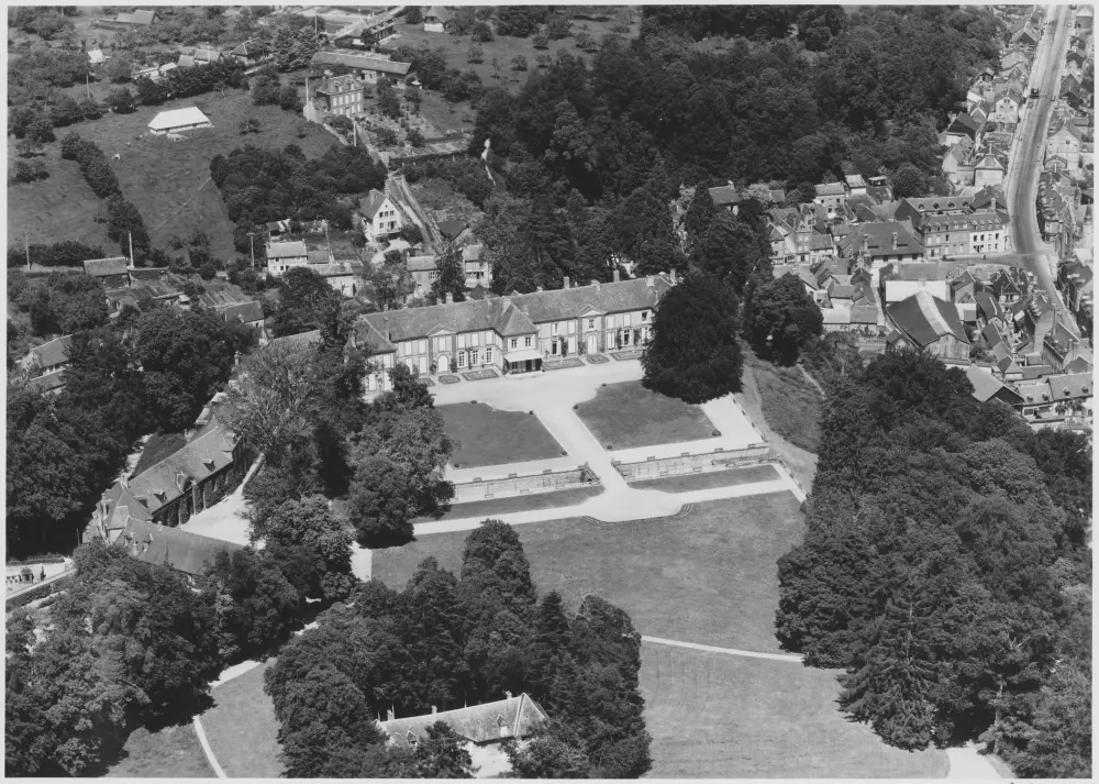 Foto von Schloss - POP Plateforme Ouverte du Patrimoine / Base Mérimée - © Ministère de la Culture (France), Médiathèque du patrimoine et de la photographie, diffusion RMN-GP