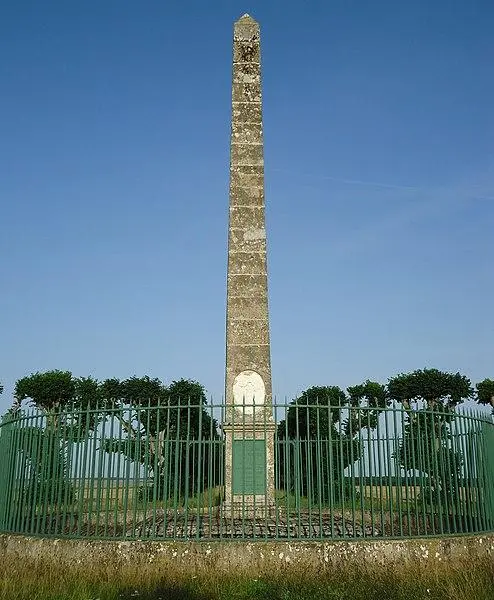 Foto di Piramide commemorativa della battaglia di Ivry - Gregofhuest - © Creative Commons (https://creativecommons.org/licenses/by-sa/4.0/deed.fr)