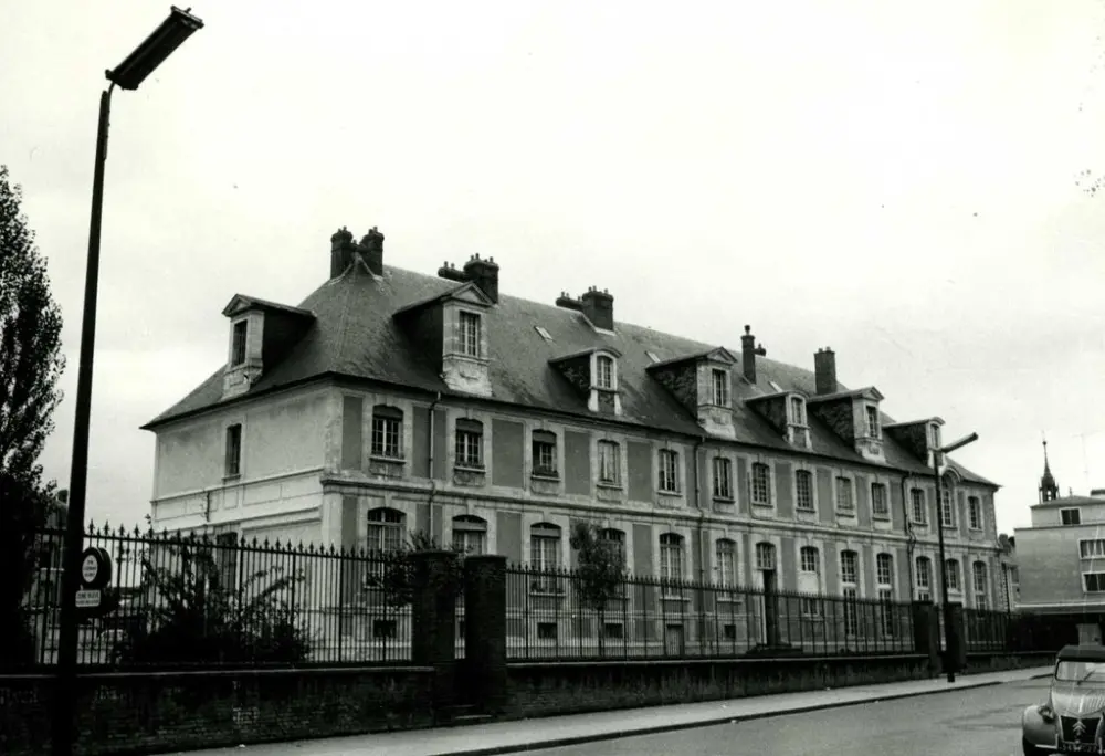 Foto von Ehemaliges Ursuline -Kloster - POP Plateforme Ouverte du Patrimoine / Base Mérimée - © Ministère de la Culture (France), Médiathèque du patrimoine et de la photographie, tous droits réservés