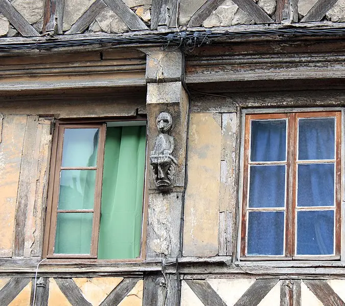Foto von Holzseiten - Own work - © Creative Commons (https://creativecommons.org/licenses/by-sa/4.0/deed.fr)