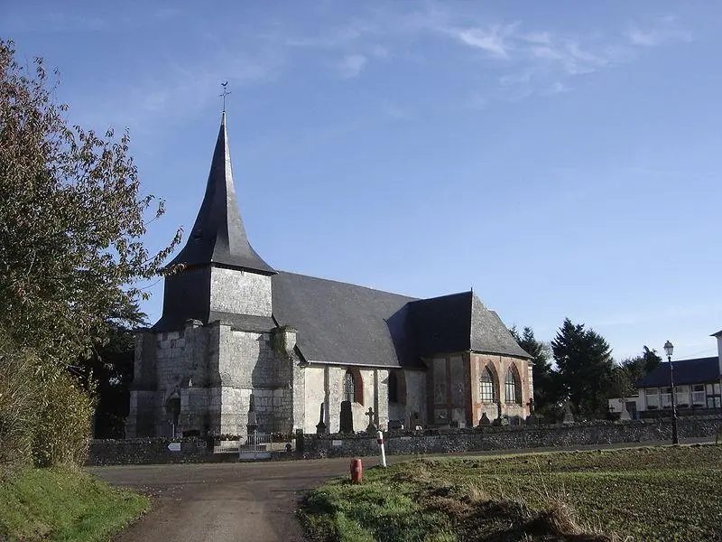 Foto von Saint-Pierre Kirche - Gérard Janot - © Creative Commons (https://creativecommons.org/licenses/by-sa/4.0/deed.fr)
