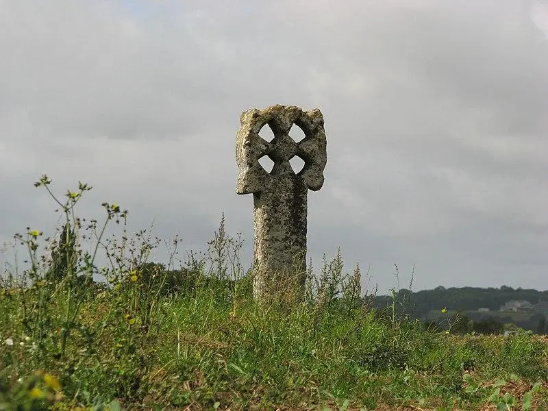 Foto di Croce trafitta - Davitof - © Creative Commons (https://creativecommons.org/licenses/by-sa/4.0/deed.fr)