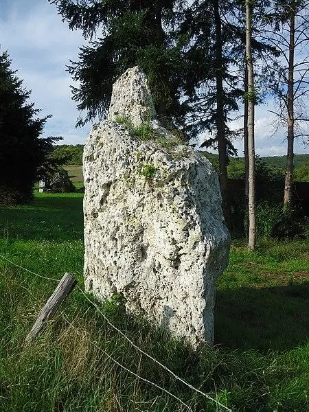 Foto de Menhir dice Gargantua Gravel - Gregofhuest - © Creative Commons (https://creativecommons.org/licenses/by-sa/4.0/deed.fr)