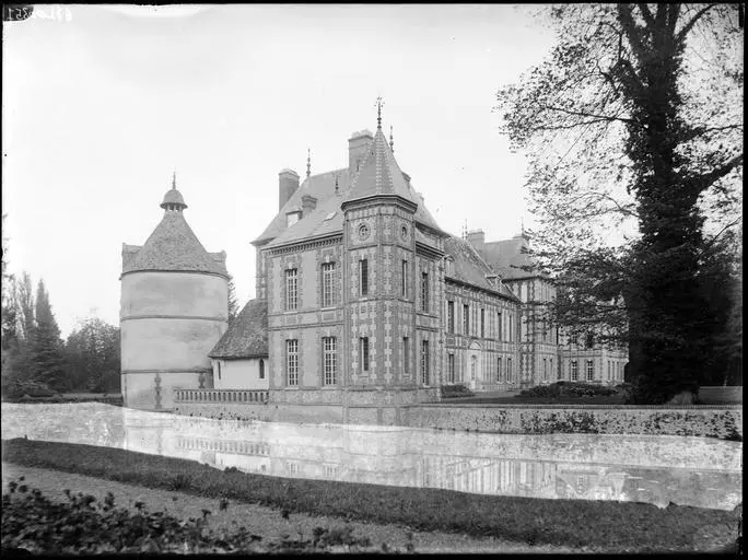 Foto de Castillo - Gustave-William Lemaire - © Creative Commons (https://creativecommons.org/licenses/by-sa/4.0/deed.fr)