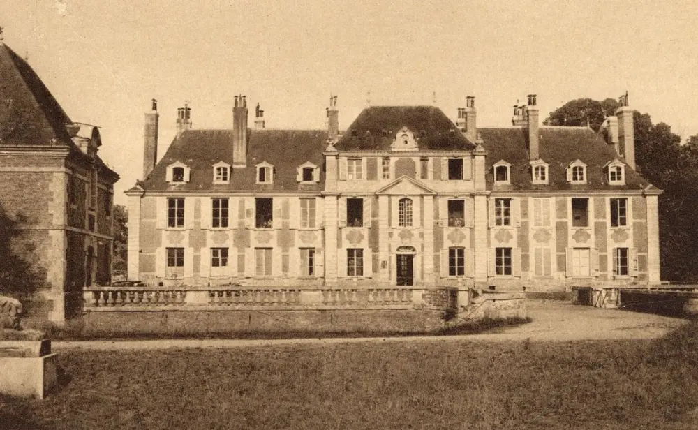 Foto di Grande castello - POP Plateforme Ouverte du Patrimoine / Base Mérimée - © Ministère de la Culture (France), Médiathèque du patrimoine et de la photographie, Tous droits réservés