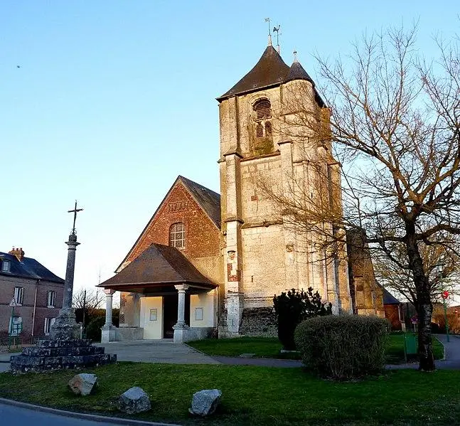 Foto di Attraverso - Phaubry - © Creative Commons (https://creativecommons.org/licenses/by-sa/4.0/deed.fr)