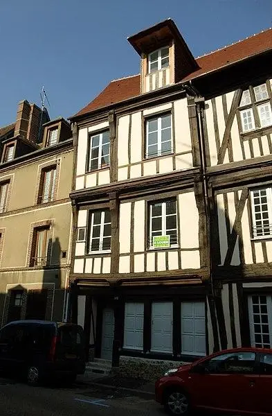Foto di Casa - Davitof - © Creative Commons (https://creativecommons.org/licenses/by-sa/4.0/deed.fr)