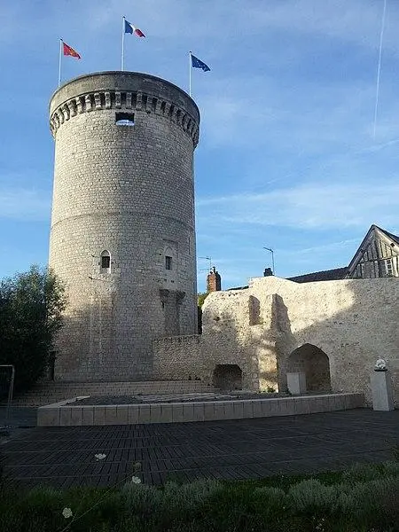 Foto di Castello - Popolon - © Creative Commons (https://creativecommons.org/licenses/by-sa/4.0/deed.fr)
