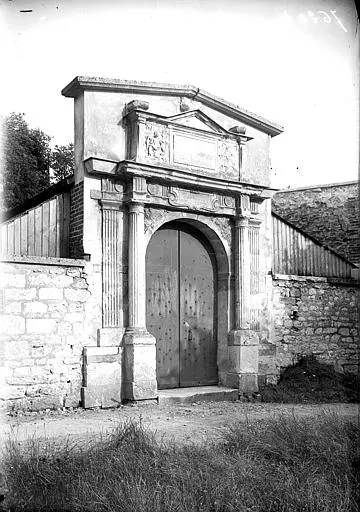Foto di Vecchia chiesa - POP Plateforme Ouverte du Patrimoine / Base Mérimée - © Ministère de la Culture (France), Médiathèque du patrimoine et de la photographie, diffusion RMN-GP