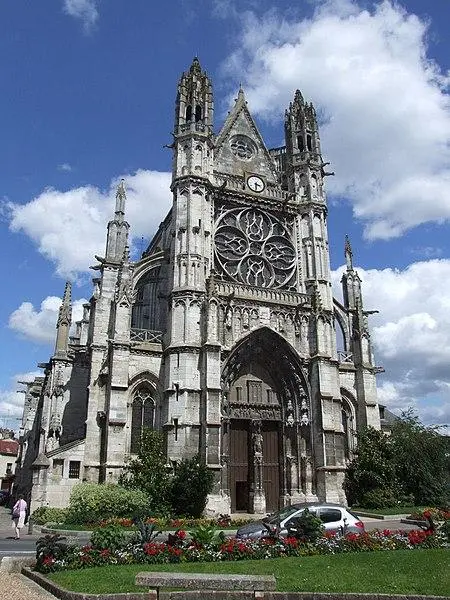 Foto di Church Notre-Dame, attualmente collegiale - Mattana - © Creative Commons (https://creativecommons.org/licenses/by-sa/4.0/deed.fr)