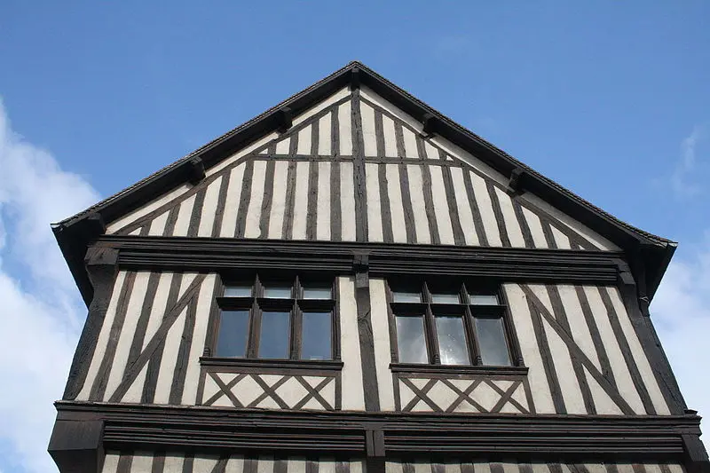 Foto de Casa (edificio Benac) - Xu Zhang - © Creative Commons (https://creativecommons.org/licenses/by-sa/4.0/deed.fr)