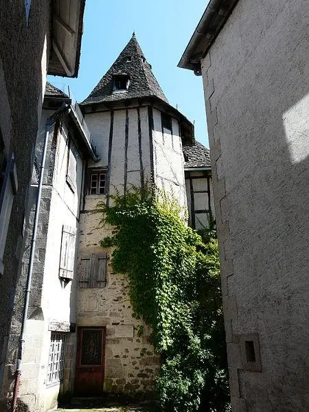 Picture of Eyrial manor - Père Igor - © Creative Commons (https://creativecommons.org/licenses/by-sa/4.0/deed.fr)