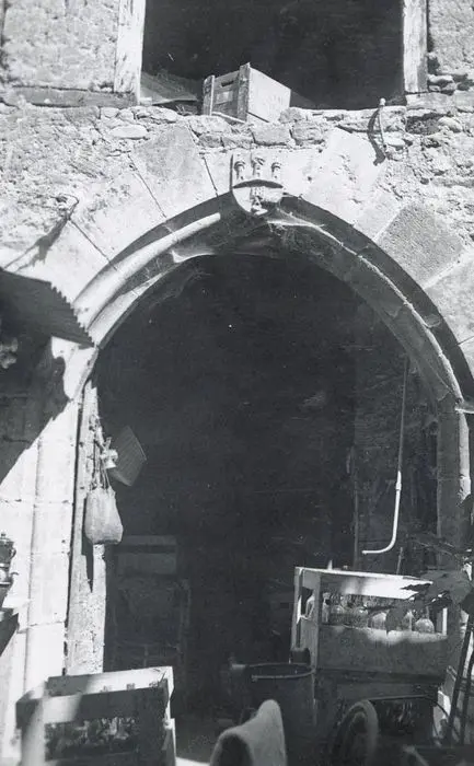 Foto von Porte zu den Waffen der Stadt - POP Plateforme Ouverte du Patrimoine / Base Mérimée - © Ministère de la Culture (France), Médiathèque du patrimoine et de la photographie, tous droits réservés