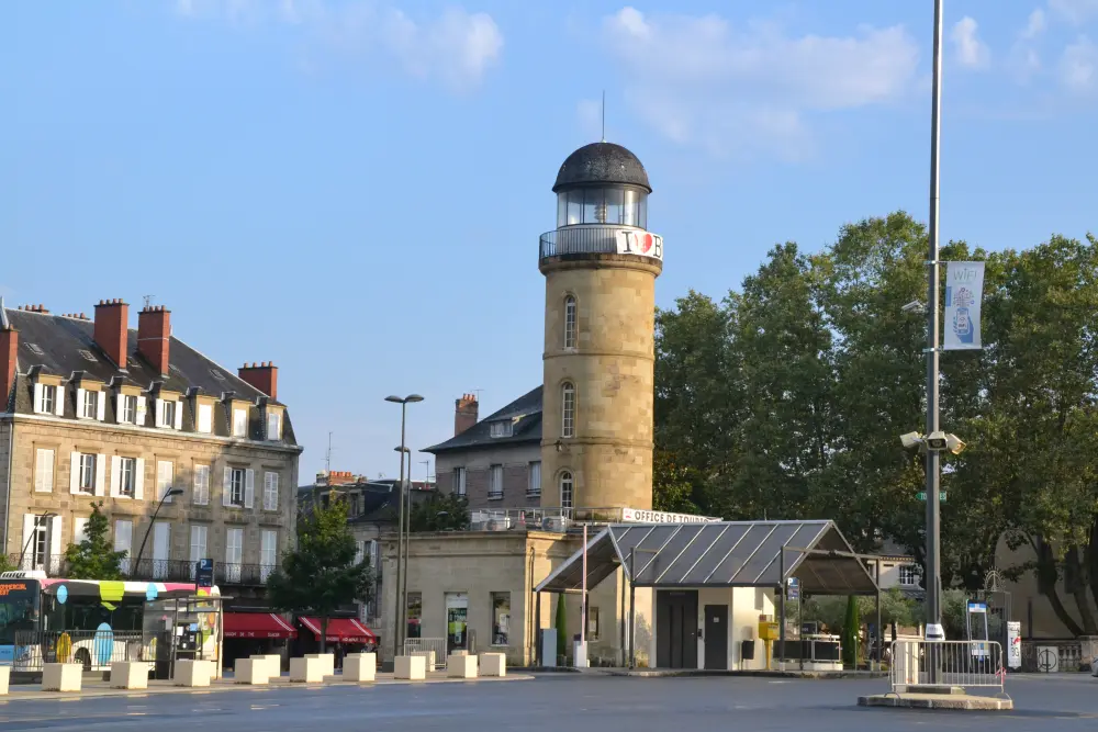 Foto de Torre de agua vieja - Sous licence Creative Commons (https://creativecommons.org/licenses/by-sa/4.0/deed.fr) - Par LucasD - © Creative Commons (https://creativecommons.org/licenses/by-sa/4.0/deed.fr)