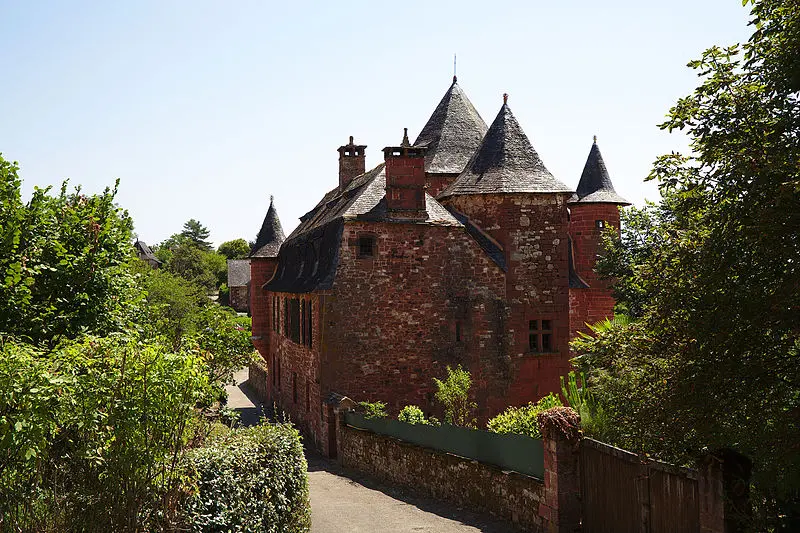 Foto de Vassinhac Manor - A1AA1A - © Creative Commons (https://creativecommons.org/licenses/by-sa/4.0/deed.fr)
