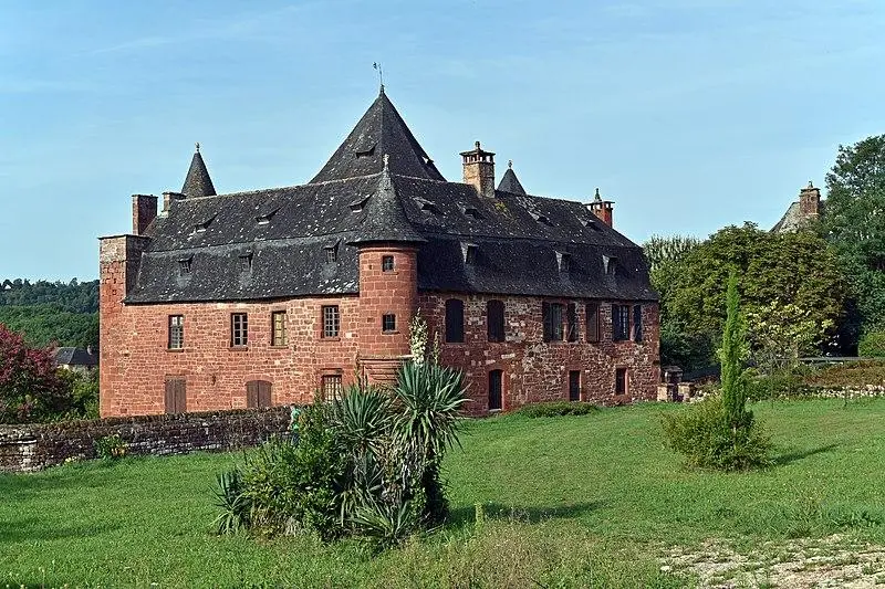 Picture of Vassinhac manor - Pline - © Creative Commons (https://creativecommons.org/licenses/by-sa/4.0/deed.fr)
